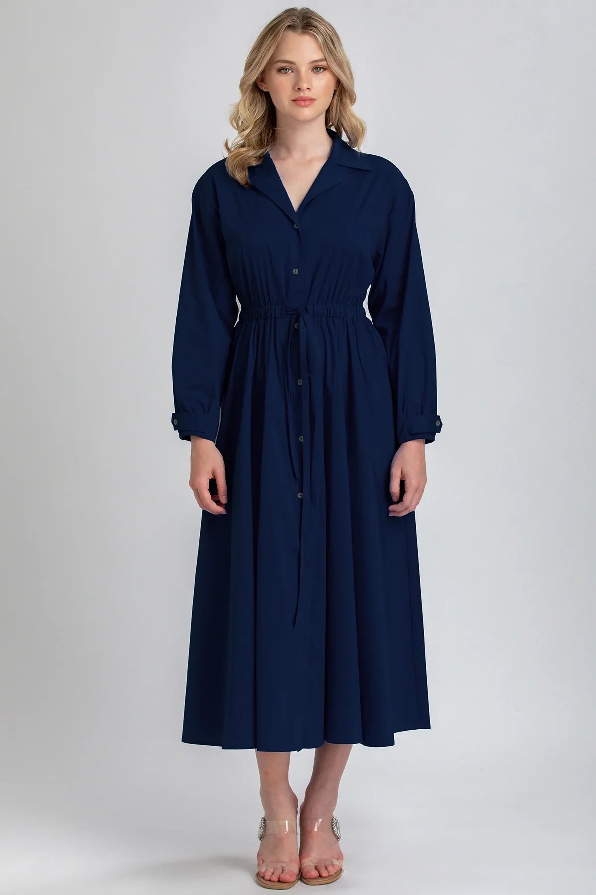 Abito premaman lungo blu con maniche lunghe e bottoni, perfetto per gravidanza