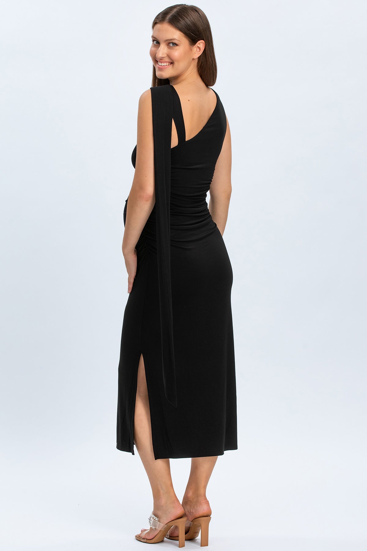 Abito premaman nero elegante con spacco laterale e dettagli sulle spalle, moda gravidanza