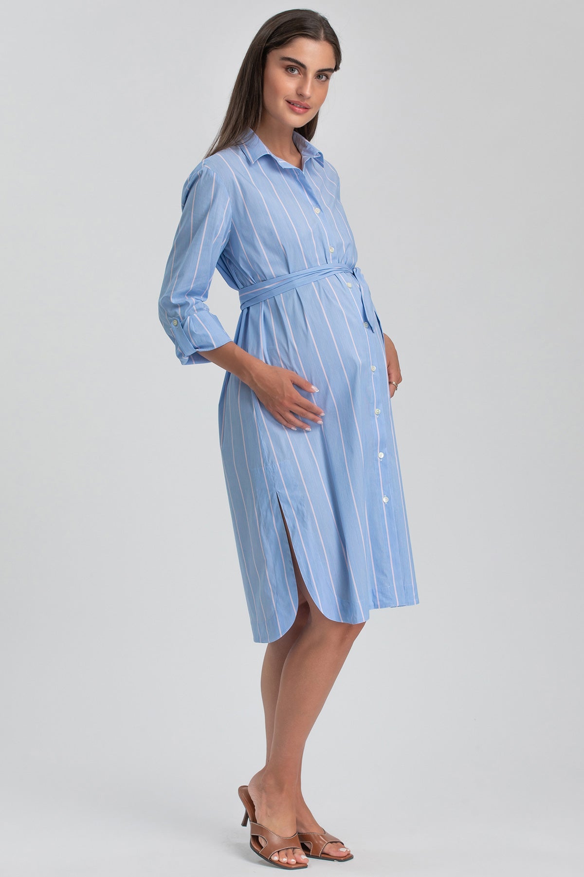 Vestito premaman chemisier azzurro a righe, maniche lunghe, donna incinta elegante