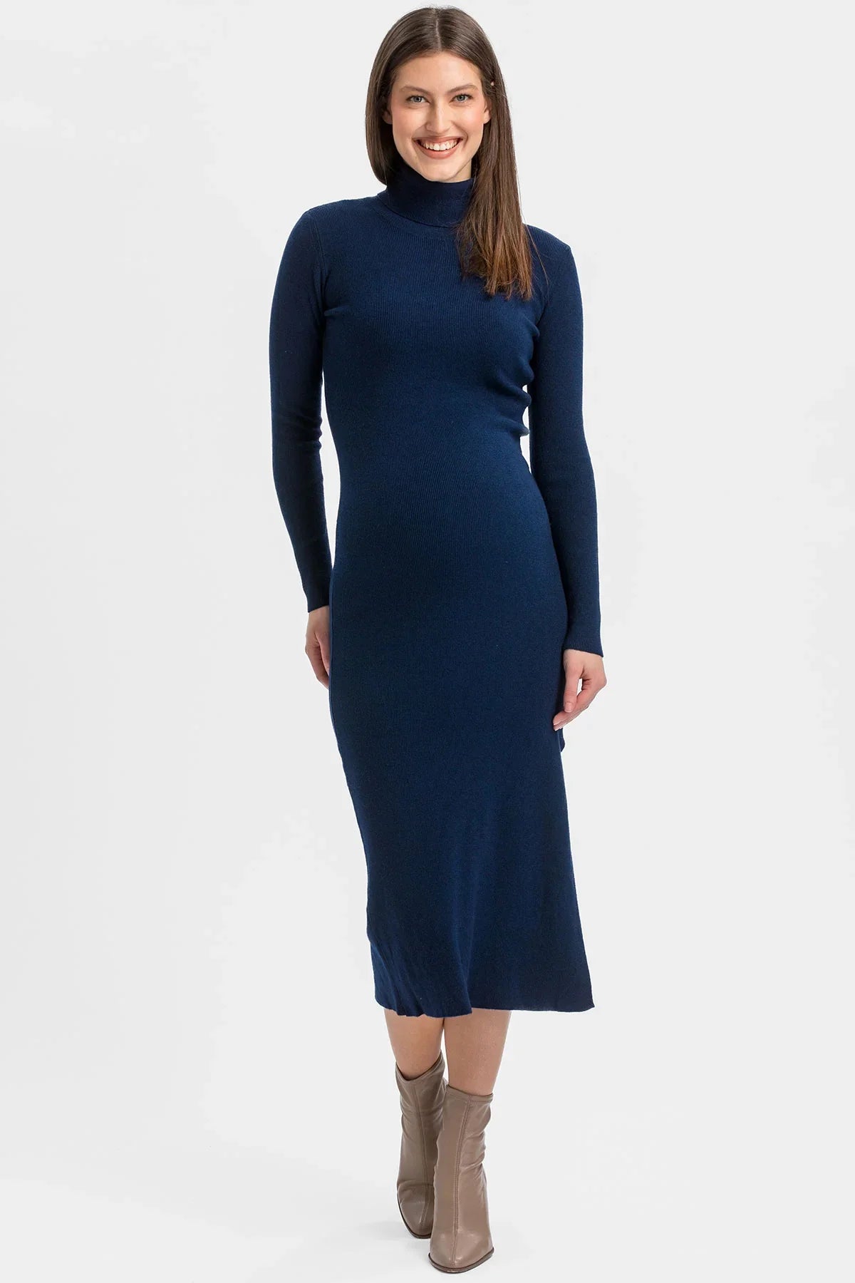 Fitted blue maternity dress with side slit.