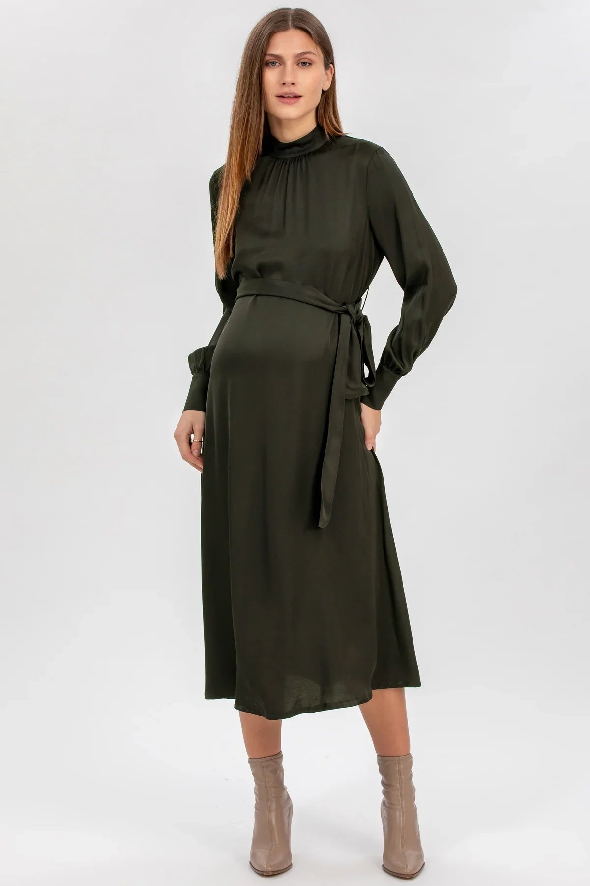 Abito premaman elegante verde scuro a maniche lunghe con cintura, vestibilità confortevole.