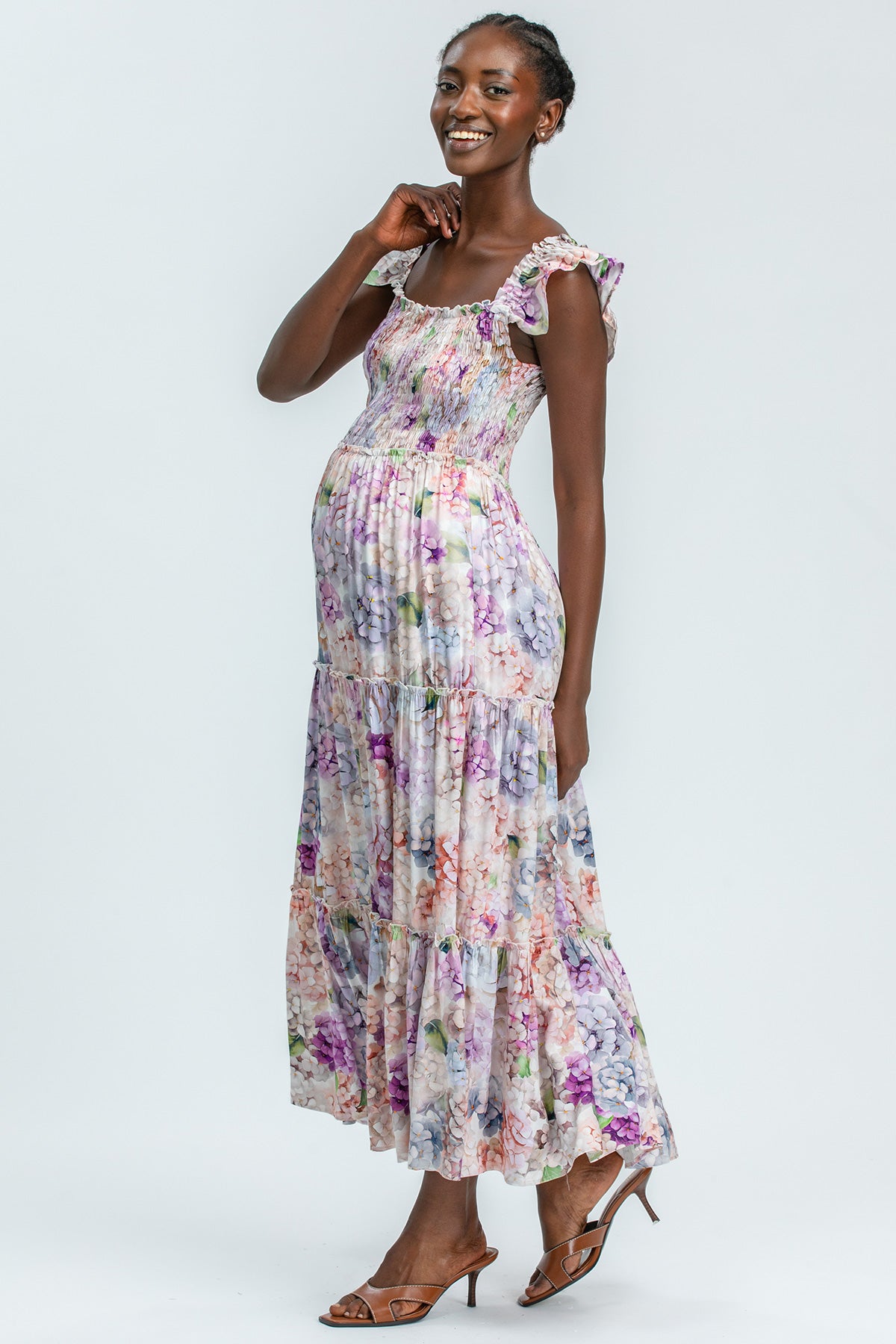 Abito premaman lungo floreale elegante, tessuto leggero e spalline arricciate, moda gravidanza