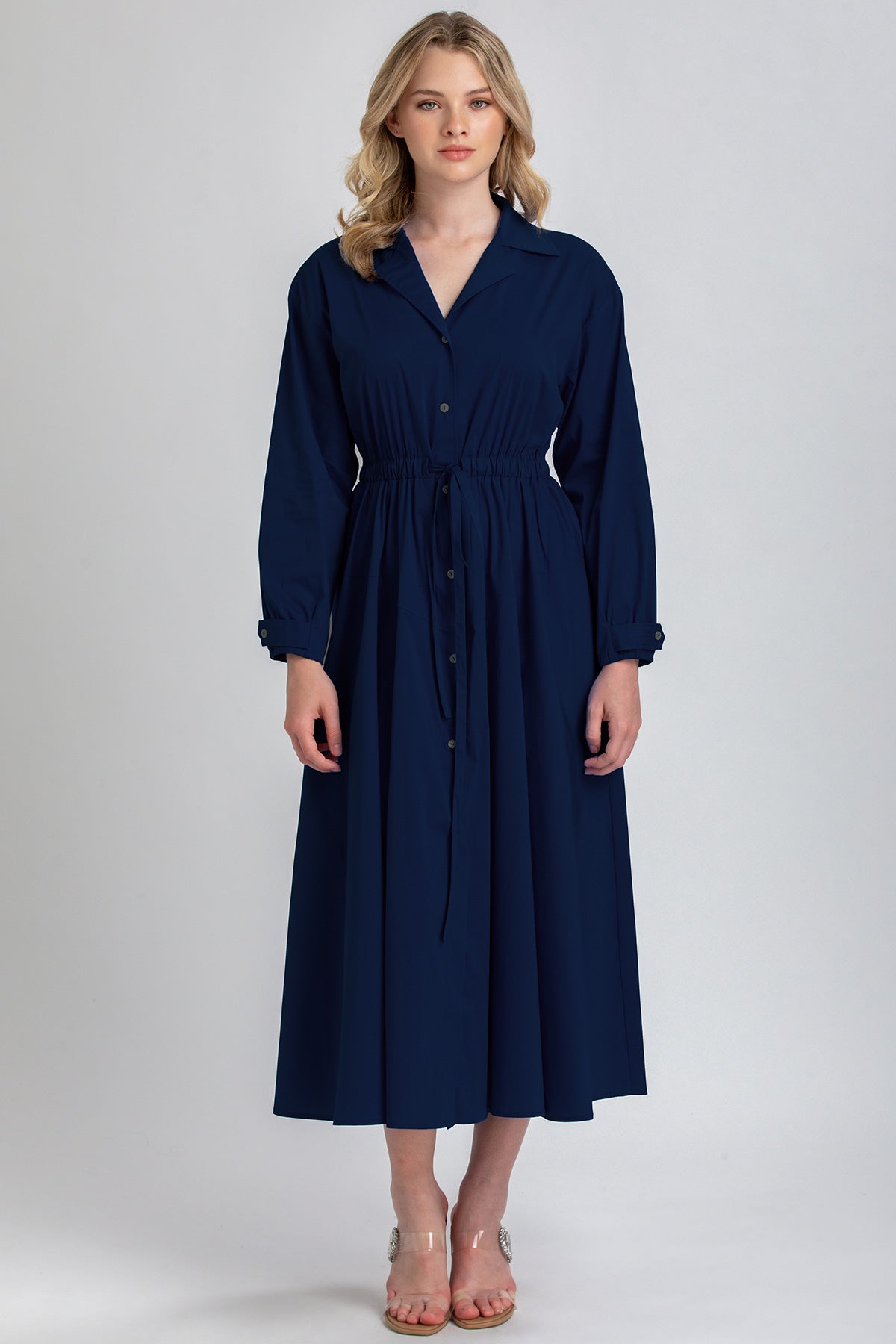 Abito premaman lungo blu con maniche lunghe e bottoni, perfetto per gravidanza