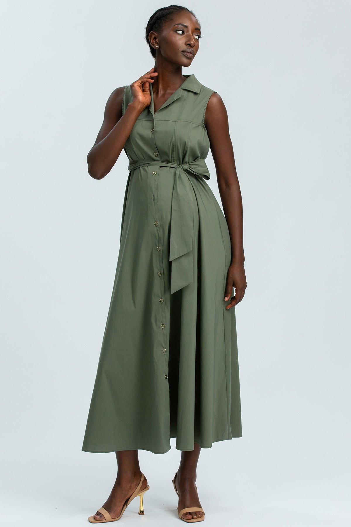 Vestito premaman lungo senza maniche verde oliva con cintura e bottoni, moda gravidanza elegante