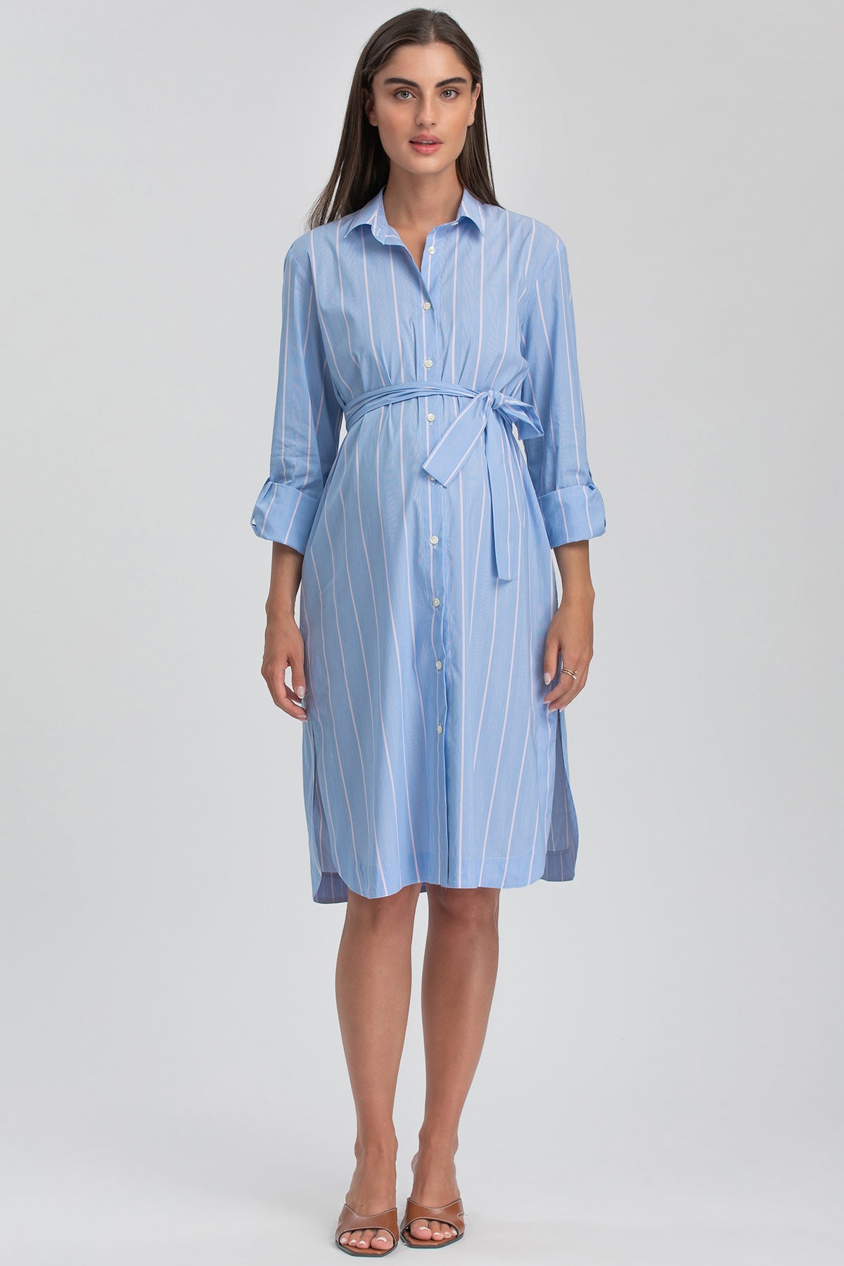 Abito premaman camicia celeste a righe con cintura, moda premaman elegante.