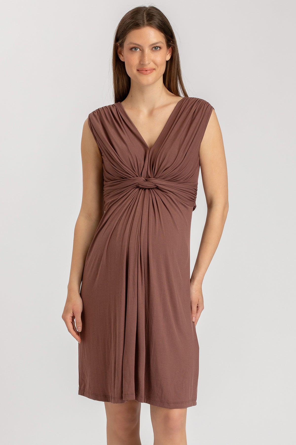 Vestito premaman marrone senza maniche con scollo a V e nodo centrale, abbigliamento gravidanza elegante