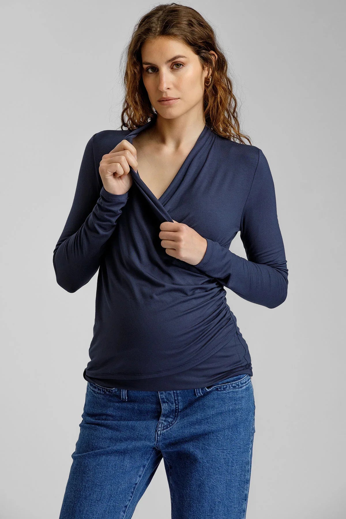 Maglia Premaman e allattamento comoda e confortevole con Scollo a V in Morbido Bambù