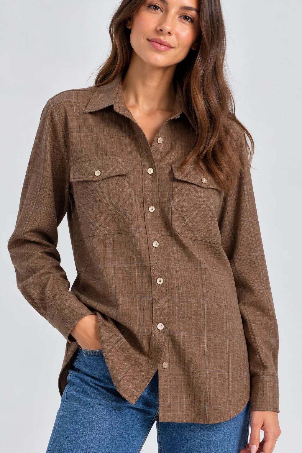 Completo premaman con camicia lunga a quadri marrone e pantaloni coordinati, tessuto morbido